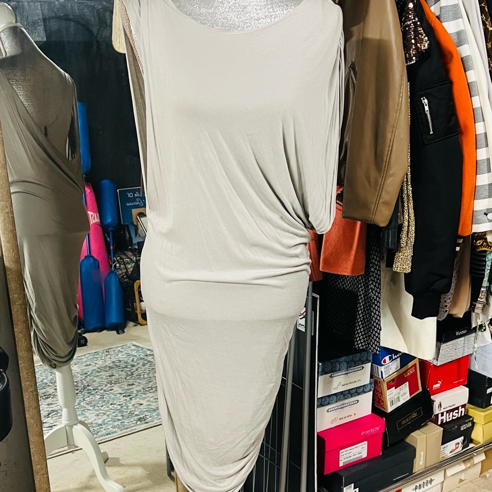 Beautiful Alice and Olivia asymmetrical dress.